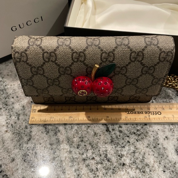 GG Supreme mini bag with cherries Authentic 100% comes with dust bag and box. - Picture 9 of 11